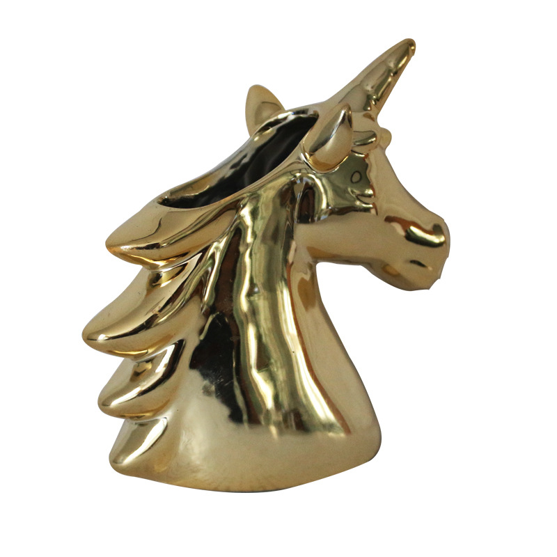 金色独角兽笔筒