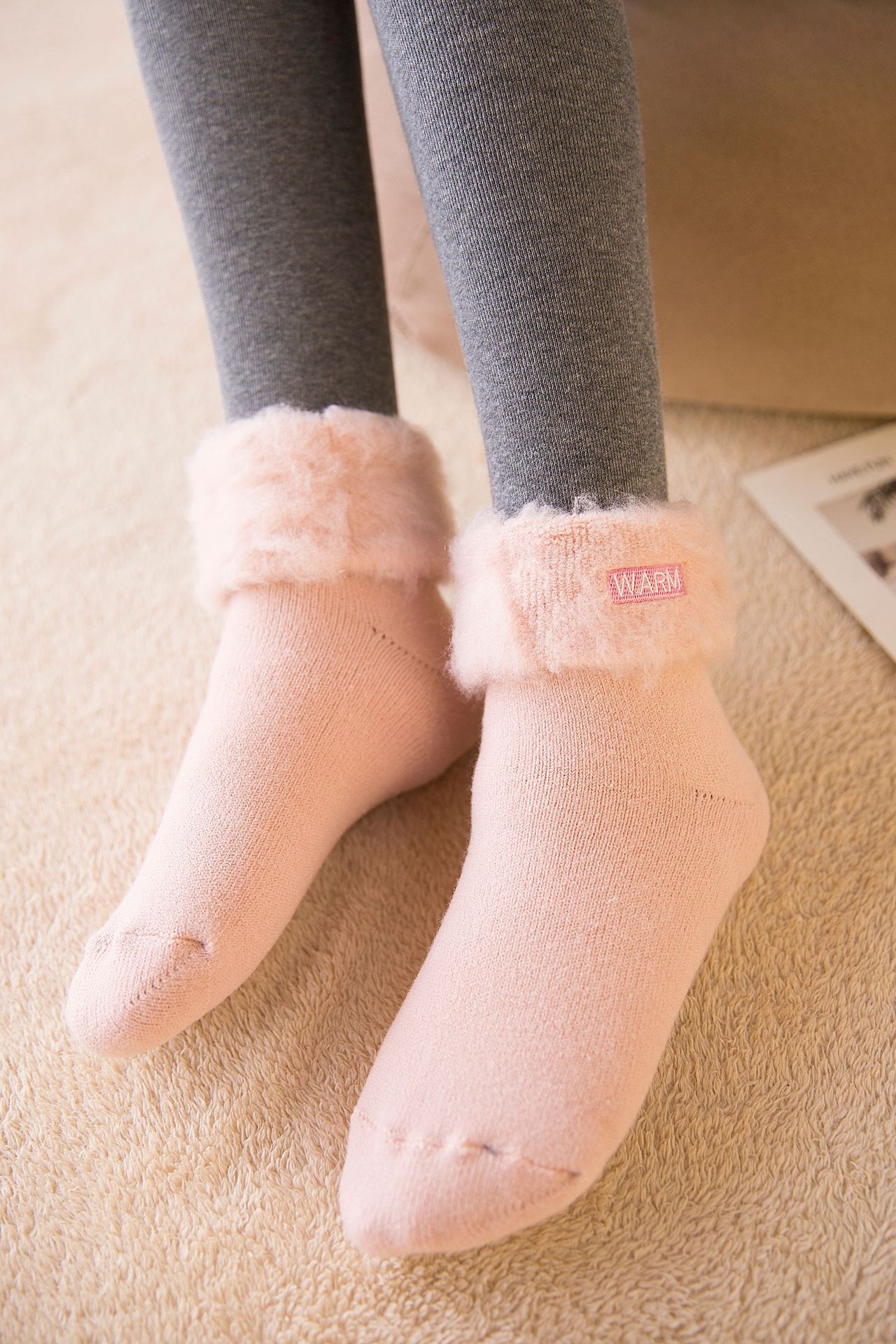 18秋冬新品加厚日系刺绣warm刺绣女袜 翻边拉绒毛圈袜子批发