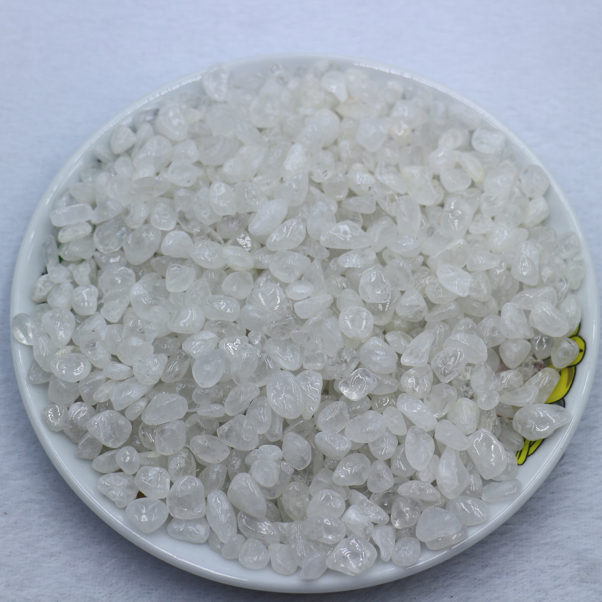 一斤包邮天然乳白色白水晶碎石消磁石鱼缸花盆装潢石足浴按摩石