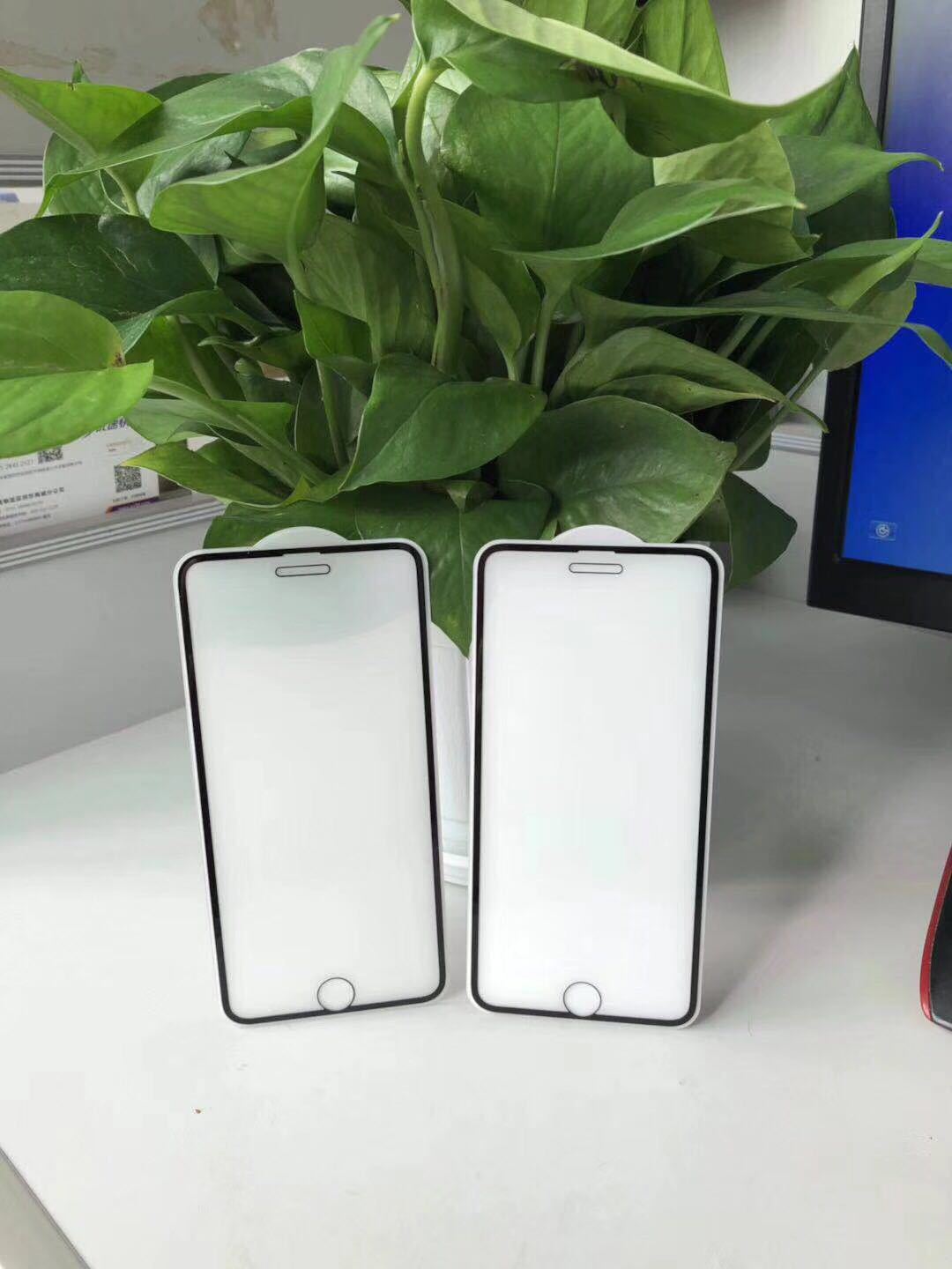 iphone678通用膜大视窗膜小孔防尘钢化膜苹果6p7p8p苹果x大视窗膜