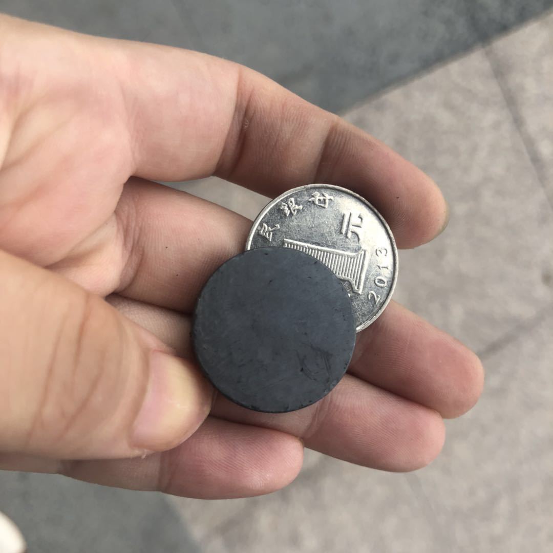 厂家直销 圆形一元硬币直径黑色普通磁铁 冰箱贴吸铁石直径25*5