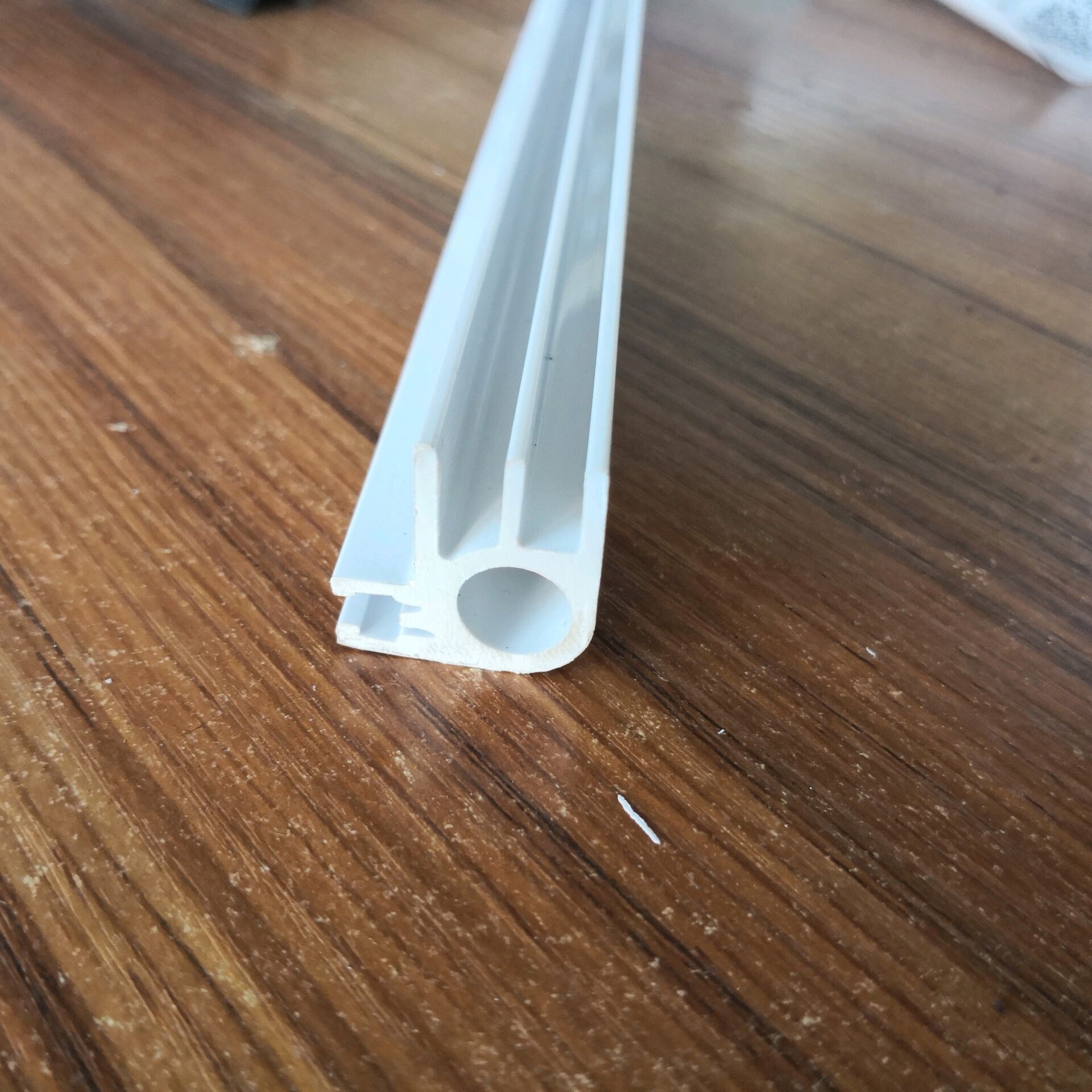 华通挤出加工abs 灯带固定塑料卡槽 pvc型材异型材来图来样加工