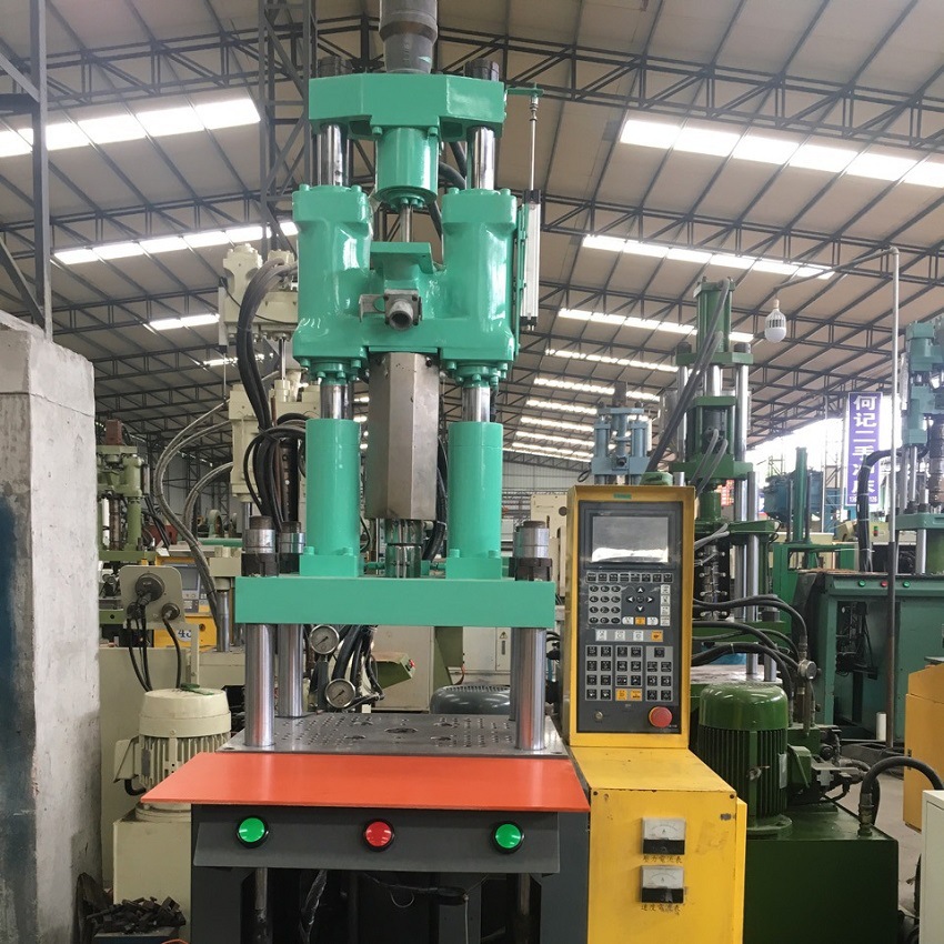 刚到95成新今通45t立式注塑机