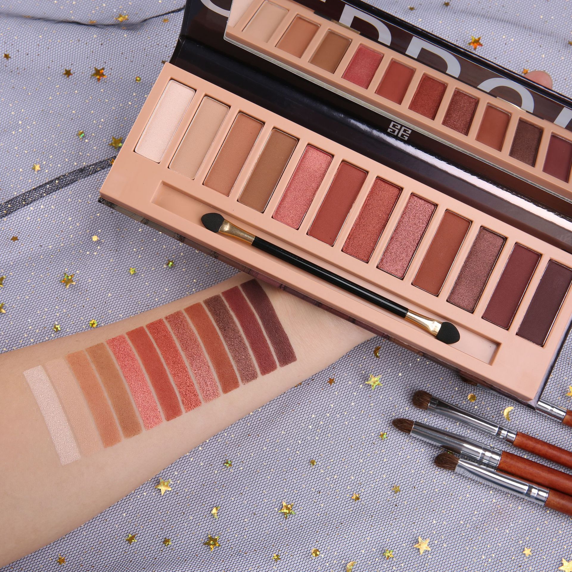 新款12色眼影裸妆多色眼影盘懒人珠光哑光大地色彩妆眼影盒跨境