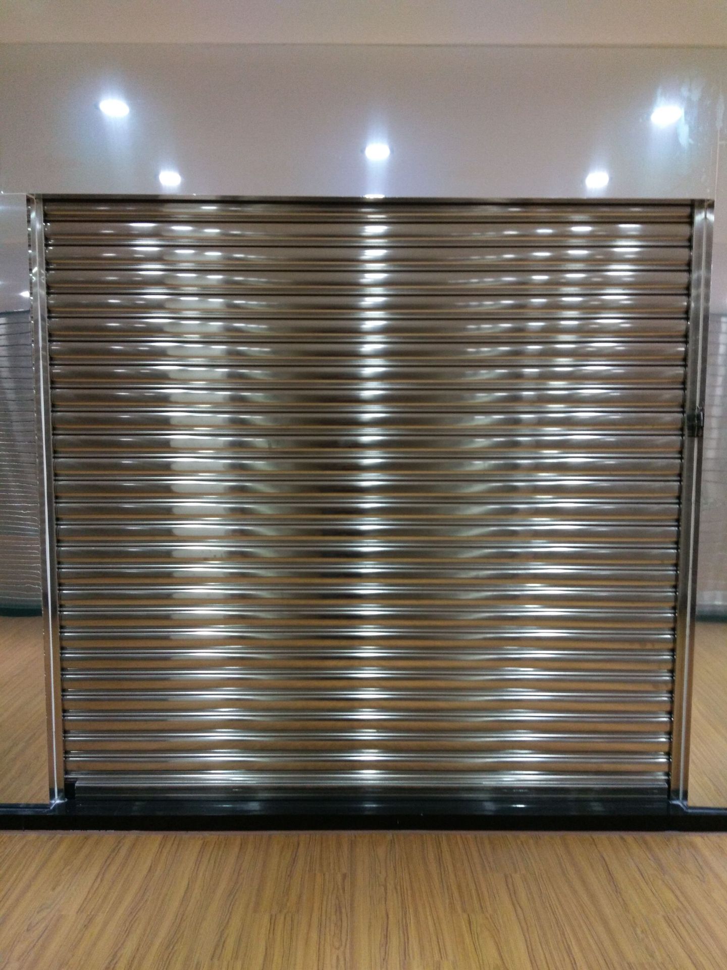 不锈钢卷闸门 电动卷帘门 防风卷帘门 卷闸门定做