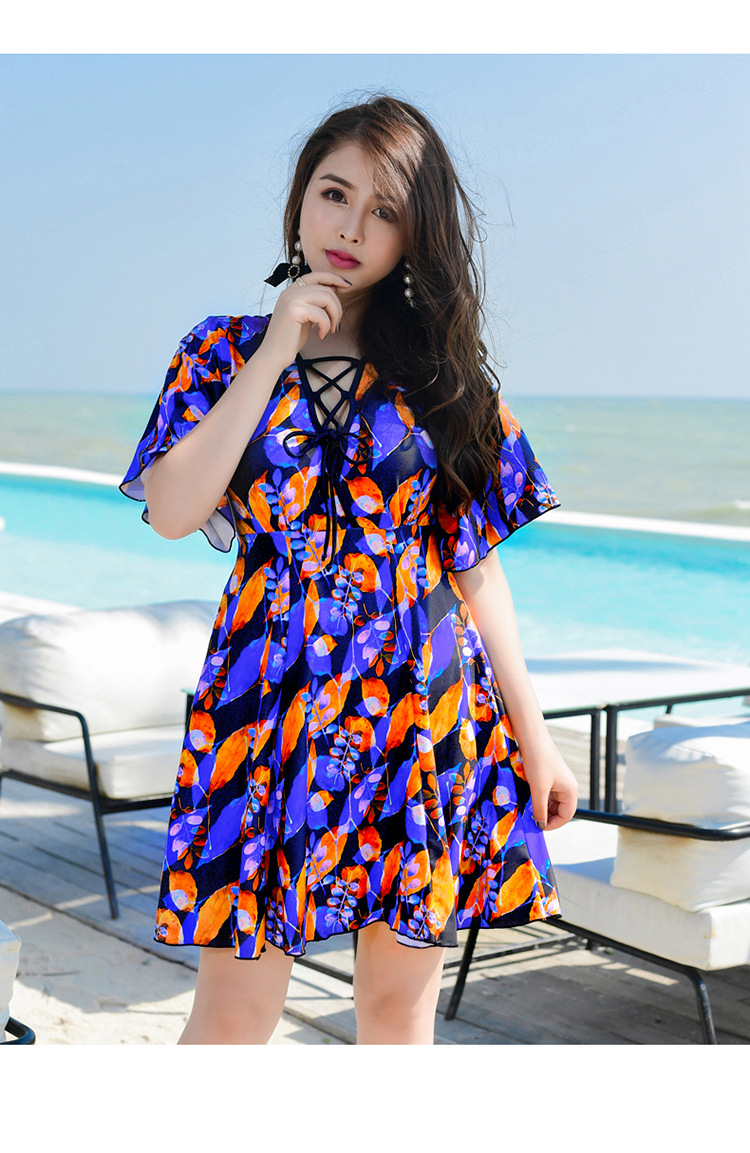 泳衣女保守性感游泳衣泡温泉显瘦遮肚连体宽松大码泳装胖mm200斤