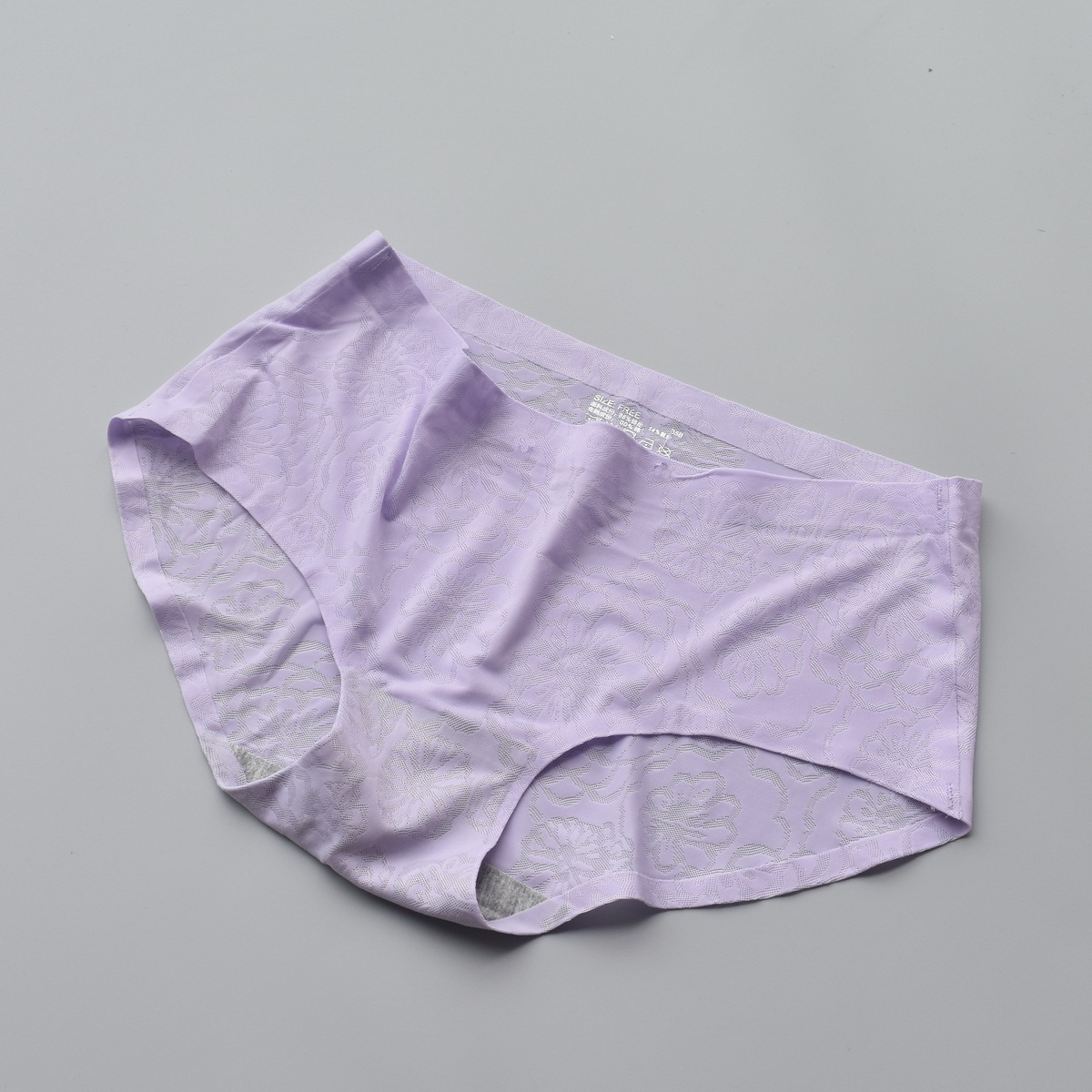 爆款一片式无痕冰丝女内裤大码女士性感中腰底裤纯棉三角裤批发