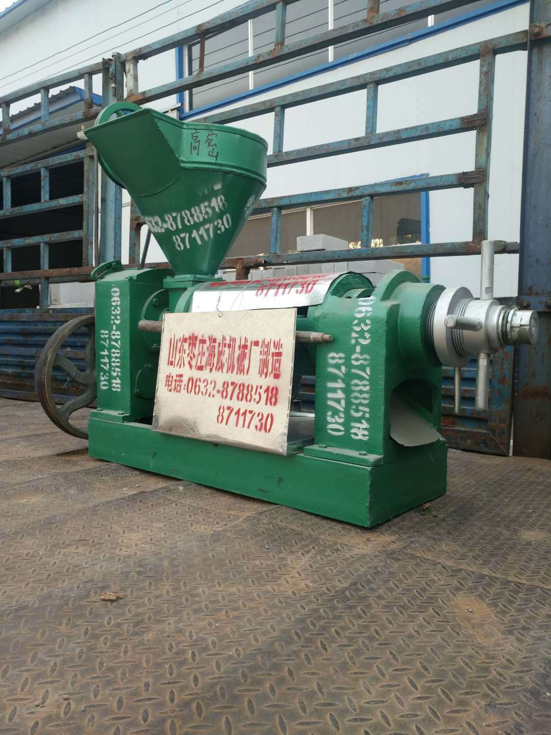 螺旋榨油机 冷压榨大豆榨油设备 黄豆出油机