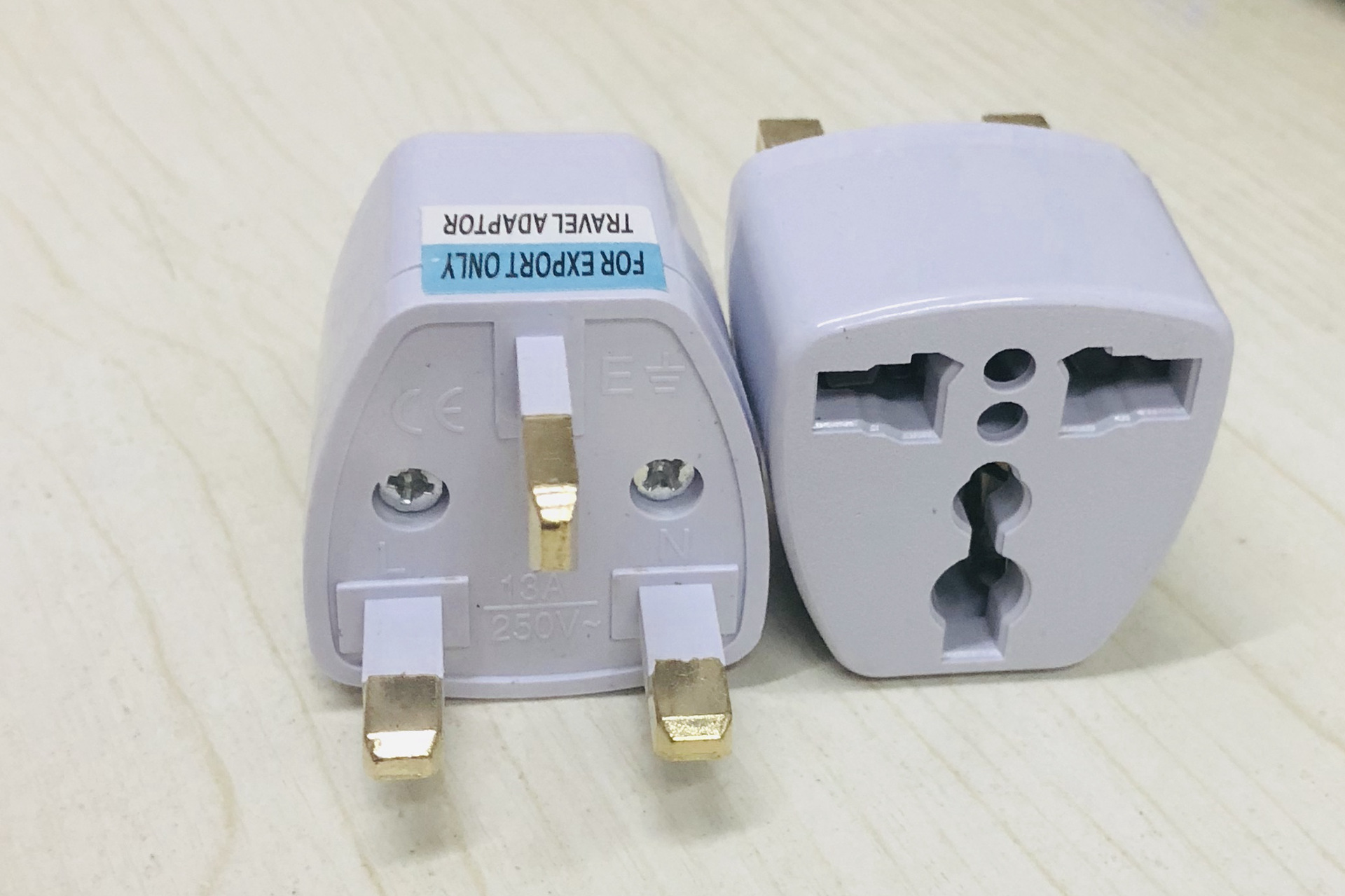 英规转换插头适用于香港 新加坡 马来西亚英国转接头旅游转换插座