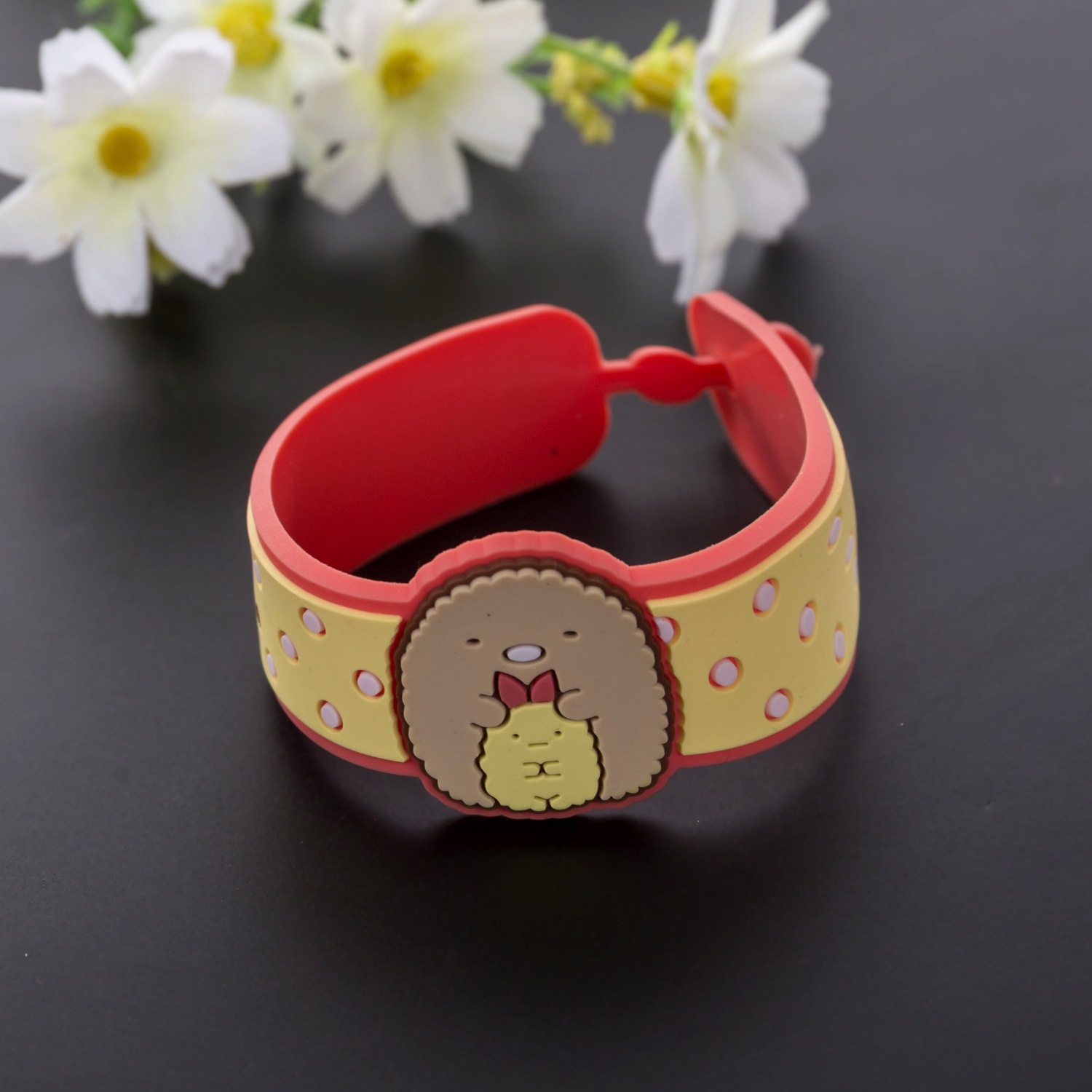 厂家直销pvc软胶手腕带环保手带创意日本卡通流行手环系列定制