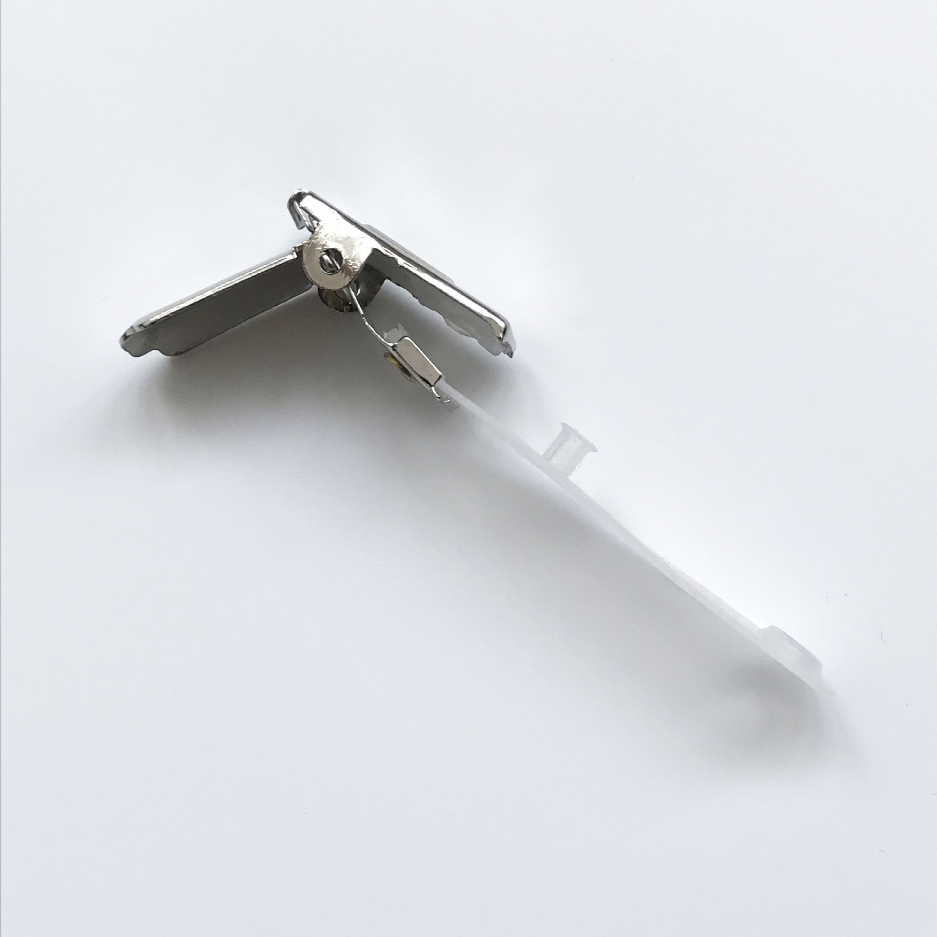 夹金属证件夹子 胸卡夹子 不锈钢厂牌夹子 波纹夹2孔工作牌铁夹