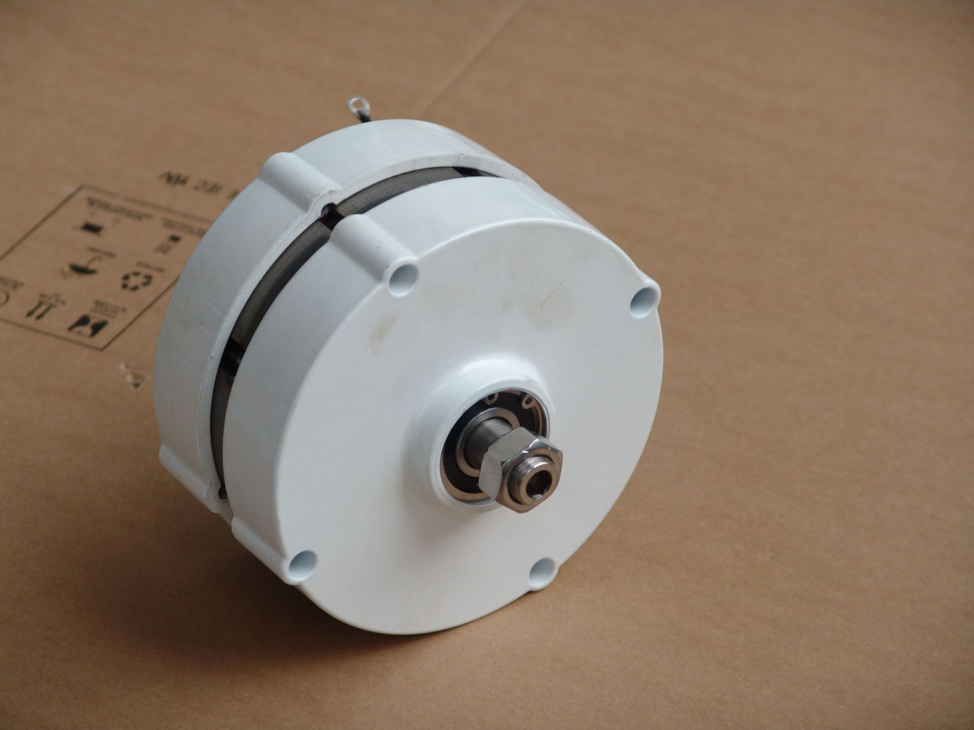 厂家直销200w12v24v三相交流永磁发电机组 无刷发电机组