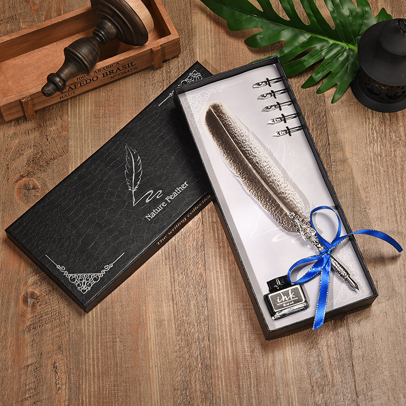 In Stock European Retro Peacock Feather Signature Pen Western Creative Business Gift Dipped in Water Pen Gift Wholesale