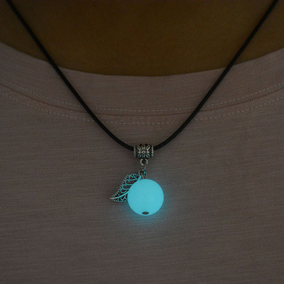 韩版项链夜明珠夜光情侣可刻字简约红绳情人男女学生石头吊坠