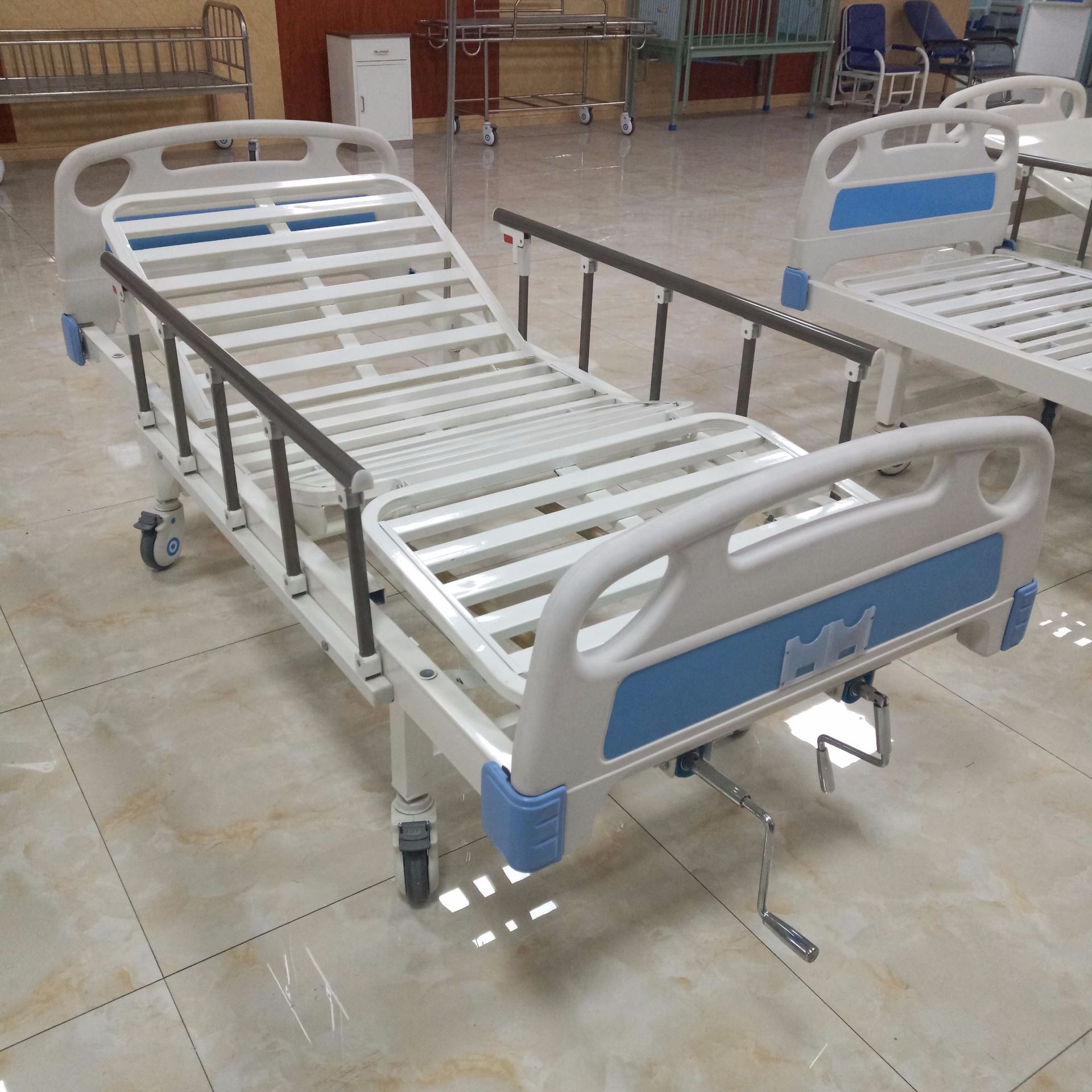 厂家直营医用护理床养老院医院病床abs床头单摇双摇病床