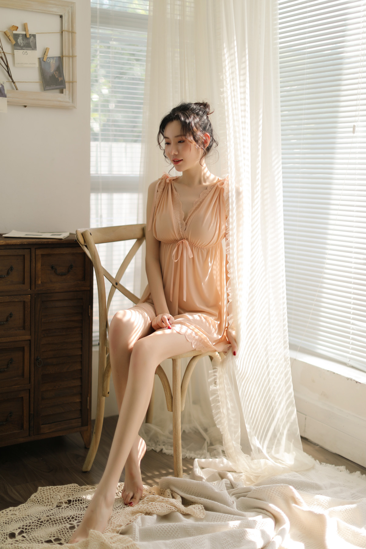 性感女式深v蕾丝睡裙女式睡裙透明情趣内衣可爱家居服花边套装