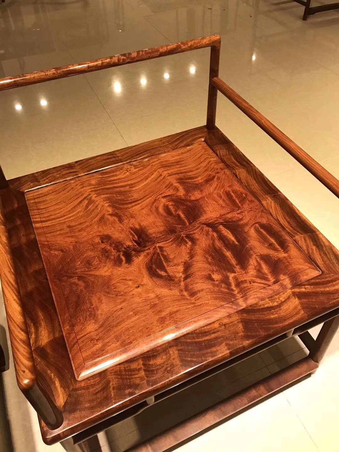 缅甸花梨禅椅,花纹漂亮,长宽75.5高80公分