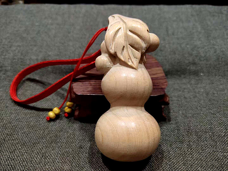 厂家直销肥城桃木立体手工雕刻多子多福大叶五福葫芦手把件摆件