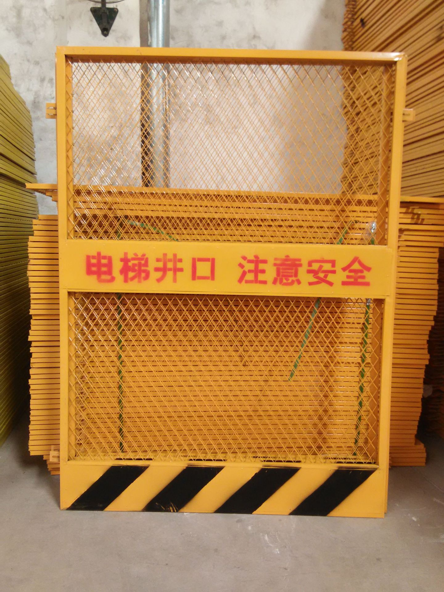 施工电梯防护门 建筑施工人货梯安全门升降机安全门电梯井口门