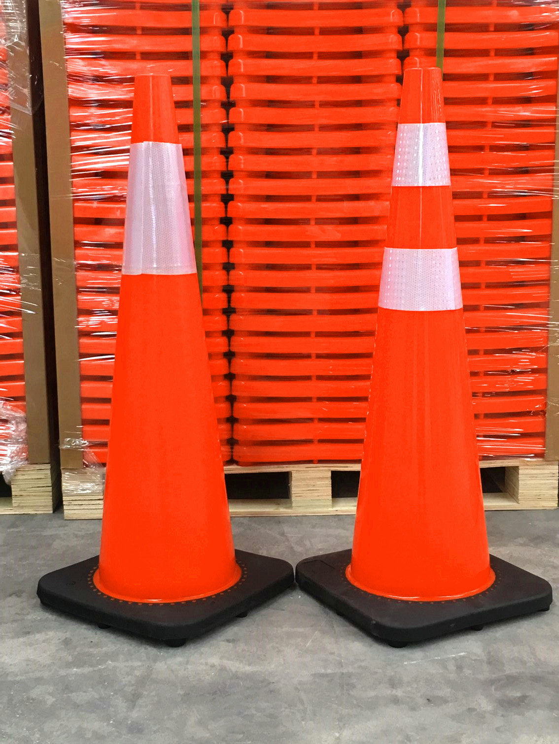 2kg全新料黑色底pvc路锥软路障弹性雪糕筒反光锥