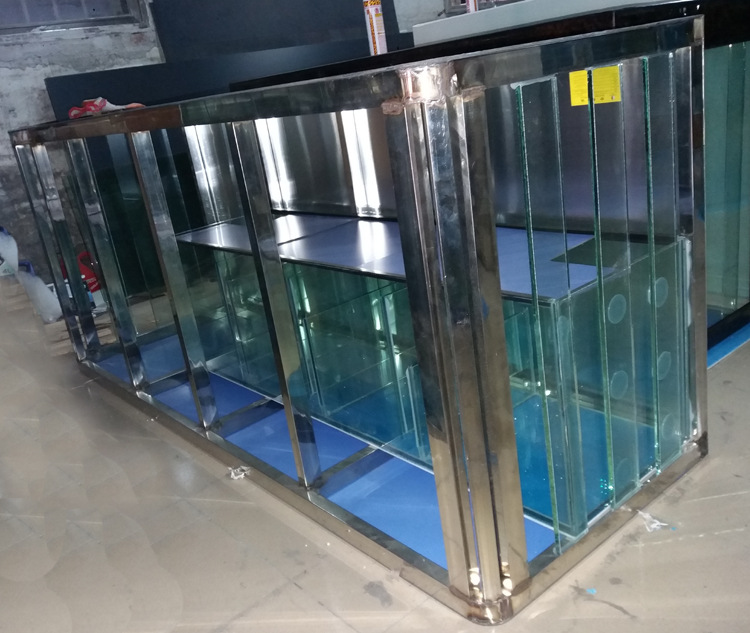 玻璃厚度:12厘    包边材质:亚克力包边    底柜材质:不锈钢支架