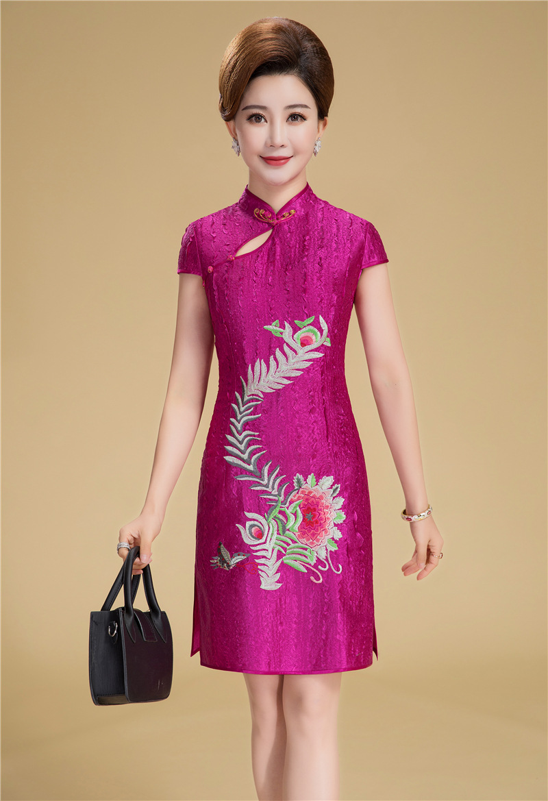 批发中老年真丝褶皱旗袍裙民族风刺绣旗袍短款妈妈婚礼旗袍唐装
