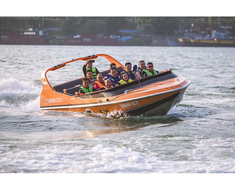 漂移艇喷射快艇动感飞艇新西兰飞鲨游艇旅游开发装备