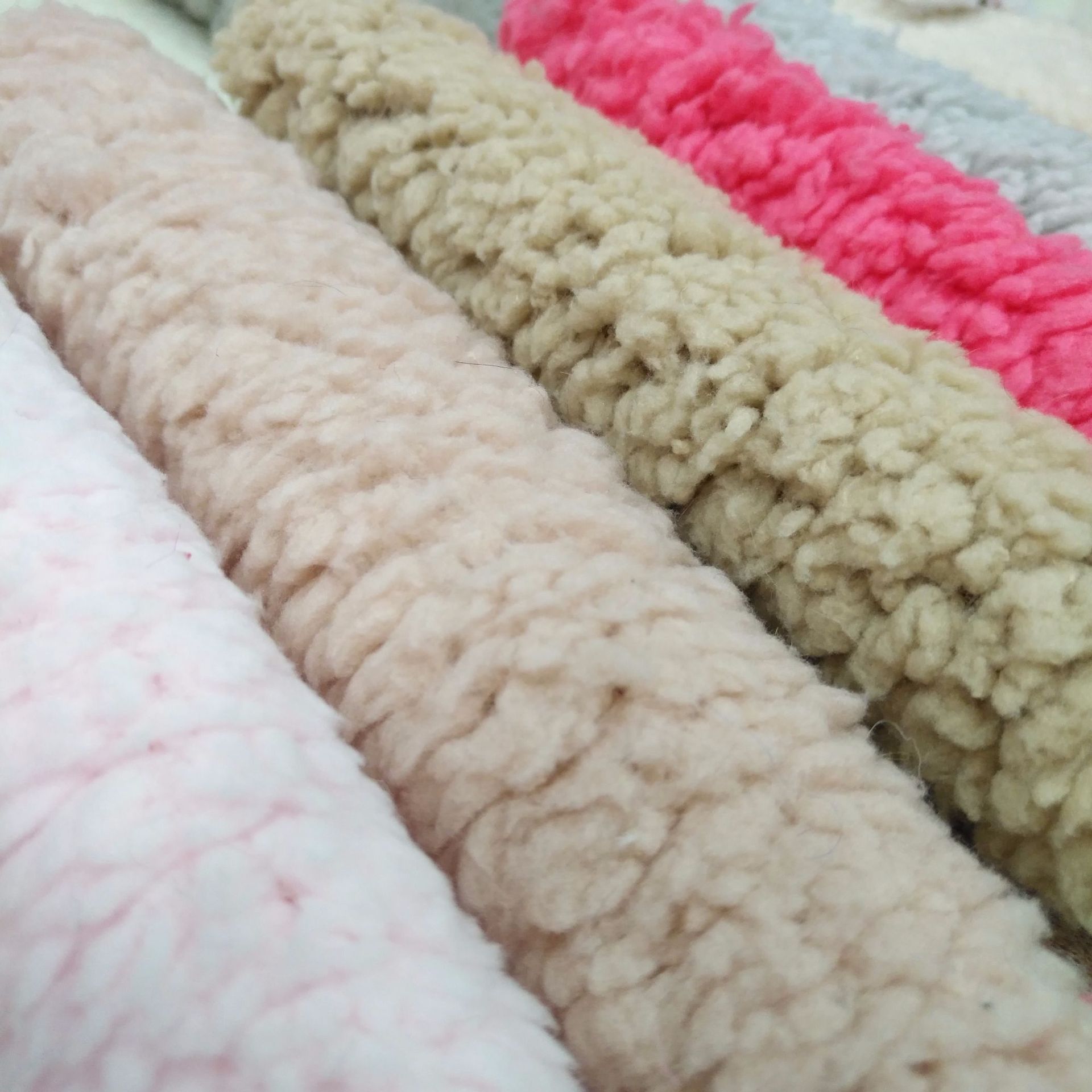 现货供应 针织仿羊羔绒面料 加厚泡泡绒超柔软家居服毛毯面料