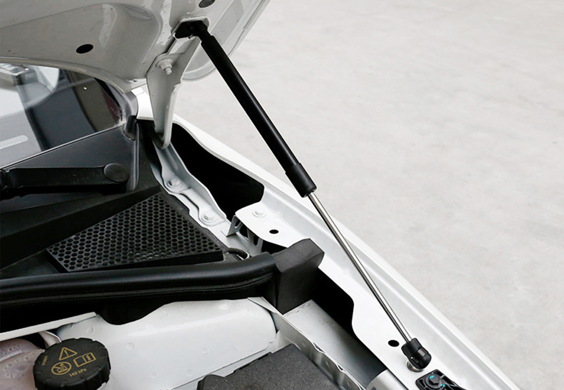 2018款名爵mg6改装机盖液压杆 机盖支撑杆气弹簧 引擎盖液压杆