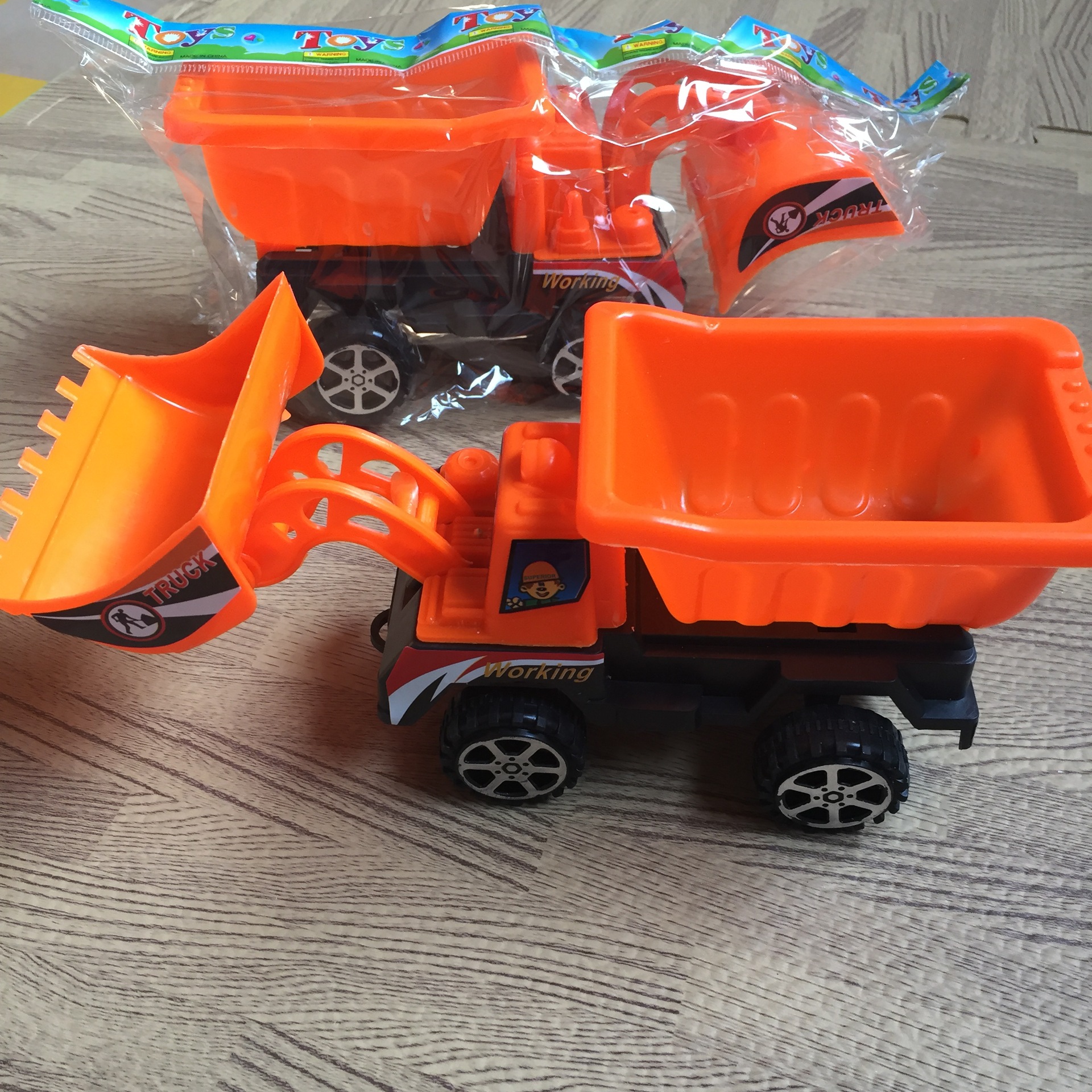 儿童玩具推土车 带斗 两元江湖地摊货源 2元百货超市临沂厂家批发