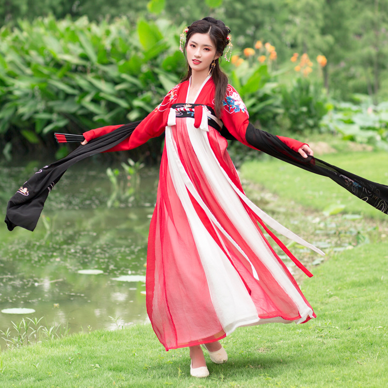 花想容汉元素原创红色对襟上衣女汉服齐胸襦裙三件套原创装秋新款