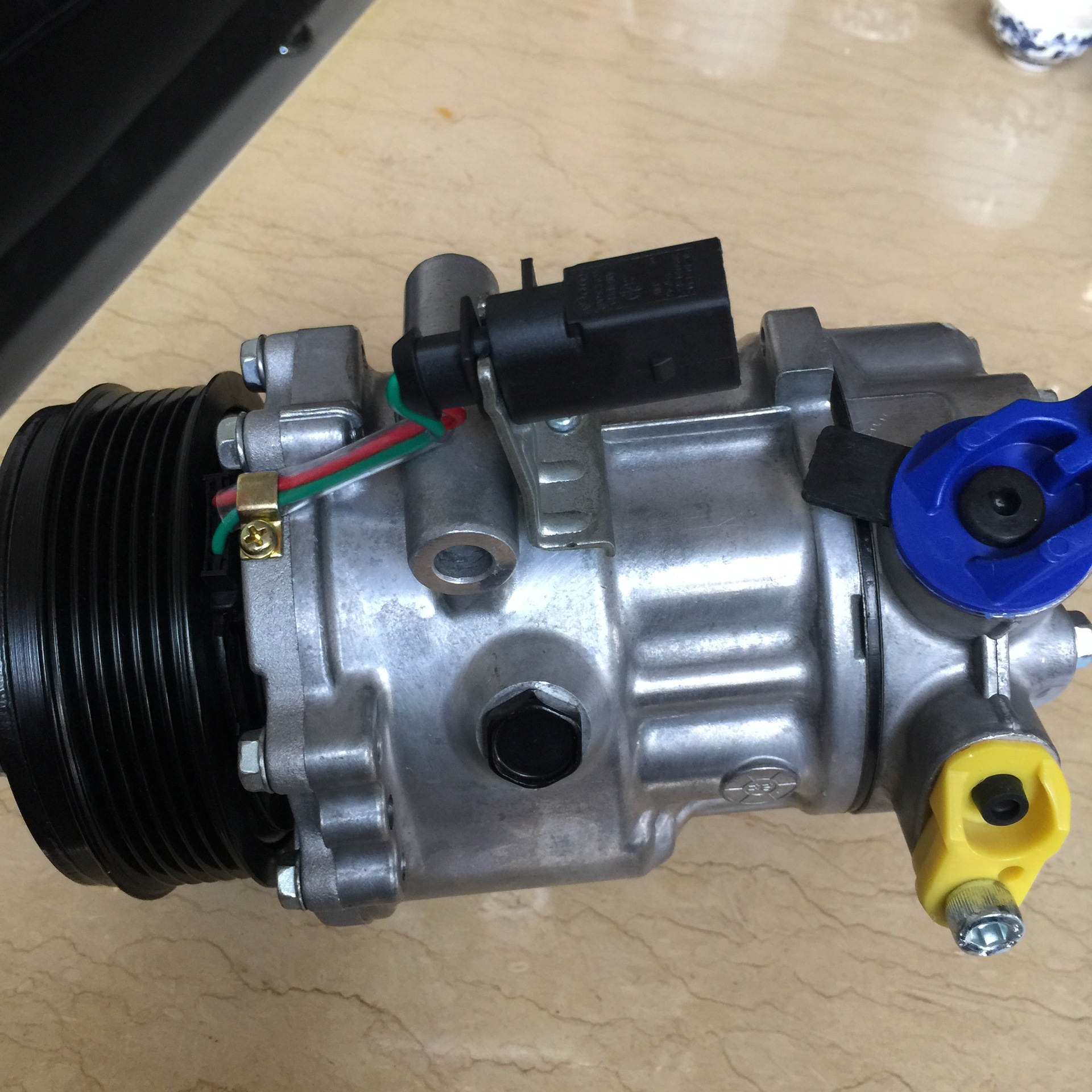 厂家提供适用于polo大众菠萝冷气泵空调压缩机 汽车空调压缩机