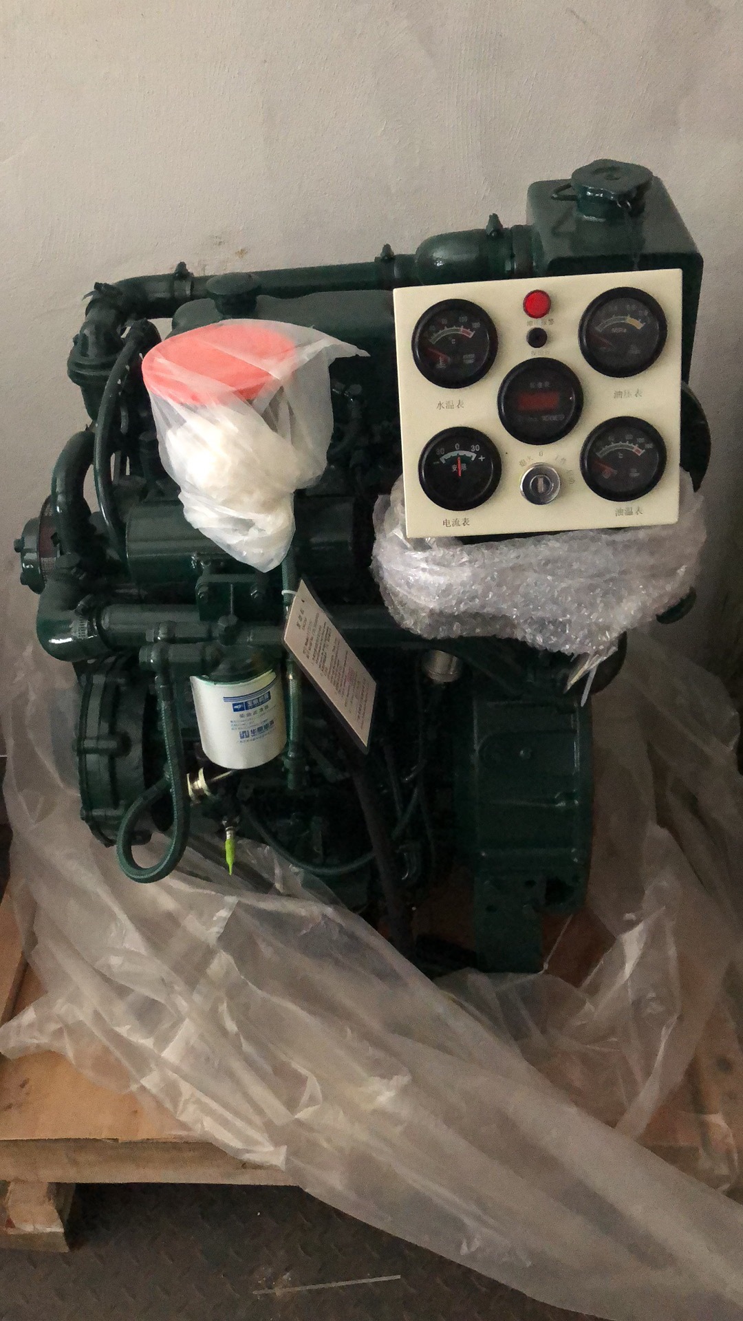 厂家直销玉柴正品四缸船用柴油发动机船用柴油发动机yc2115