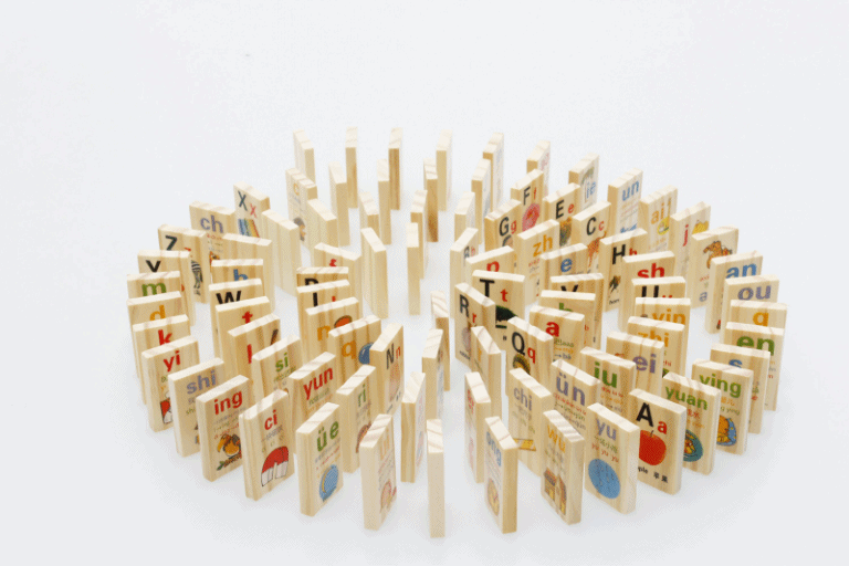 幼儿大班拼音认知多米诺骨牌 儿童益智早教木制玩具积木厂家直销