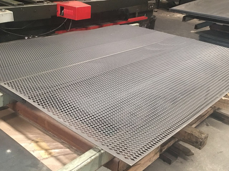 佛山冲孔板厂现货批发 菱形镀锌冲孔网 室内装饰网孔板 多孔板