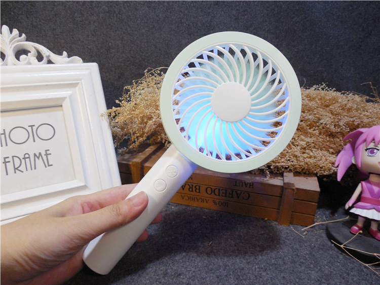 可爱简约桌面小风扇 带led夜灯usb充电风扇 学生风扇手持电风扇