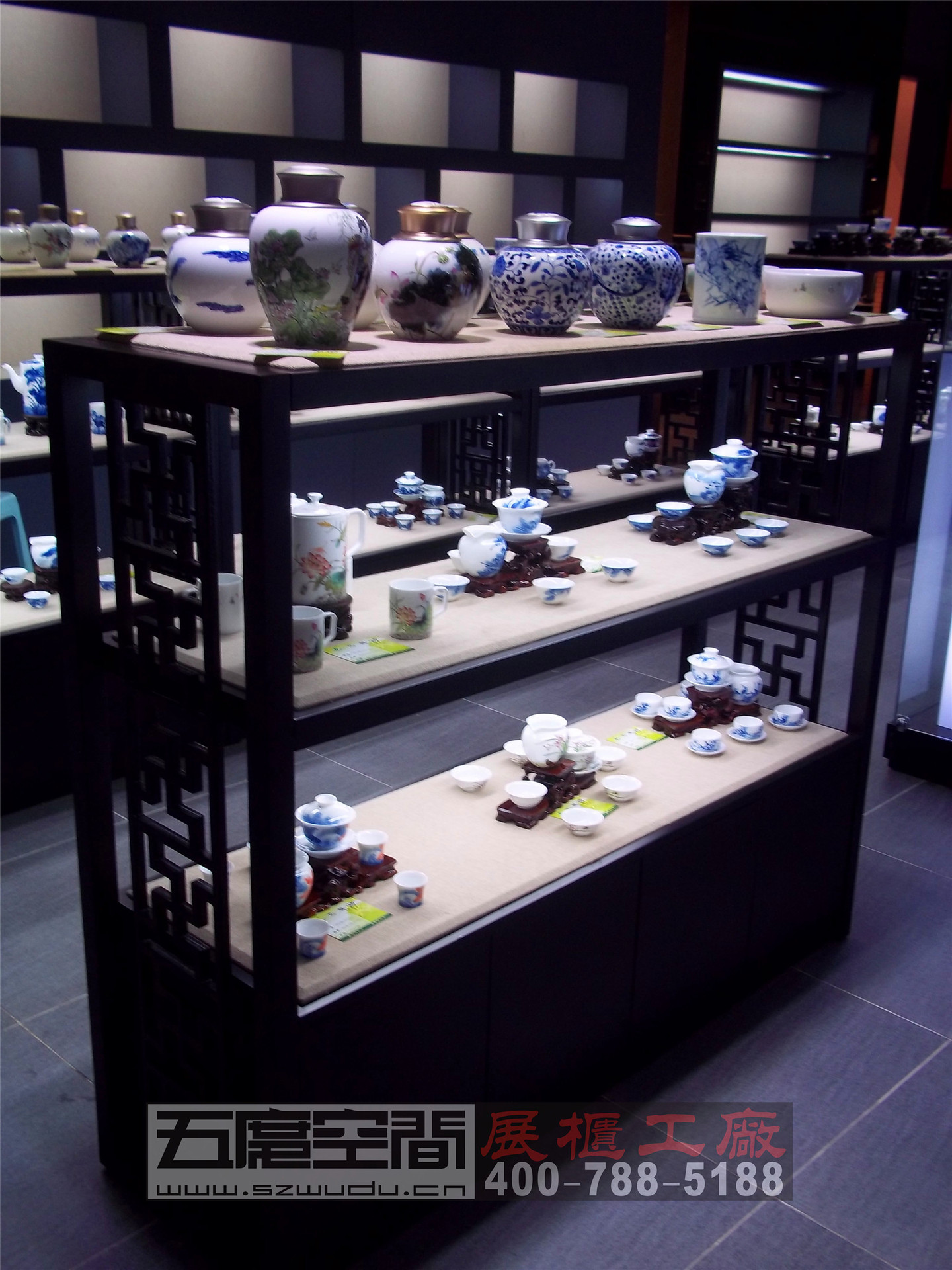 实木中式多宝阁古玩展示柜设计古玩店产品展厅门店装修古董陈列柜