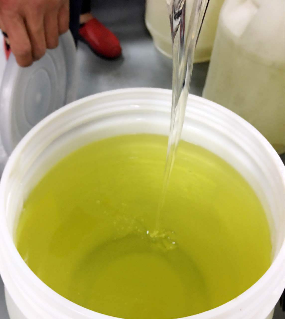 散装大桶 洗手餐具洗洁精原料 兑水洗洁精母料 洗涤原料 皂液