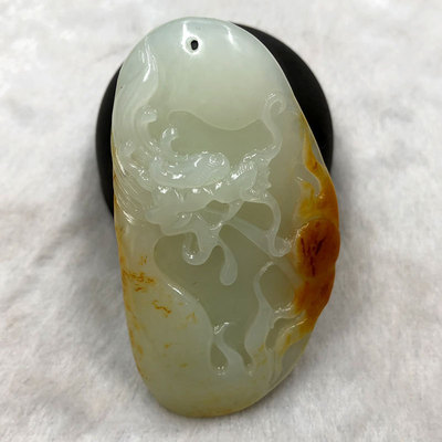 新疆和田玉籽料火龙吐珠挂件 寓意吸财 孤品生肖龙黄皮籽石吊坠