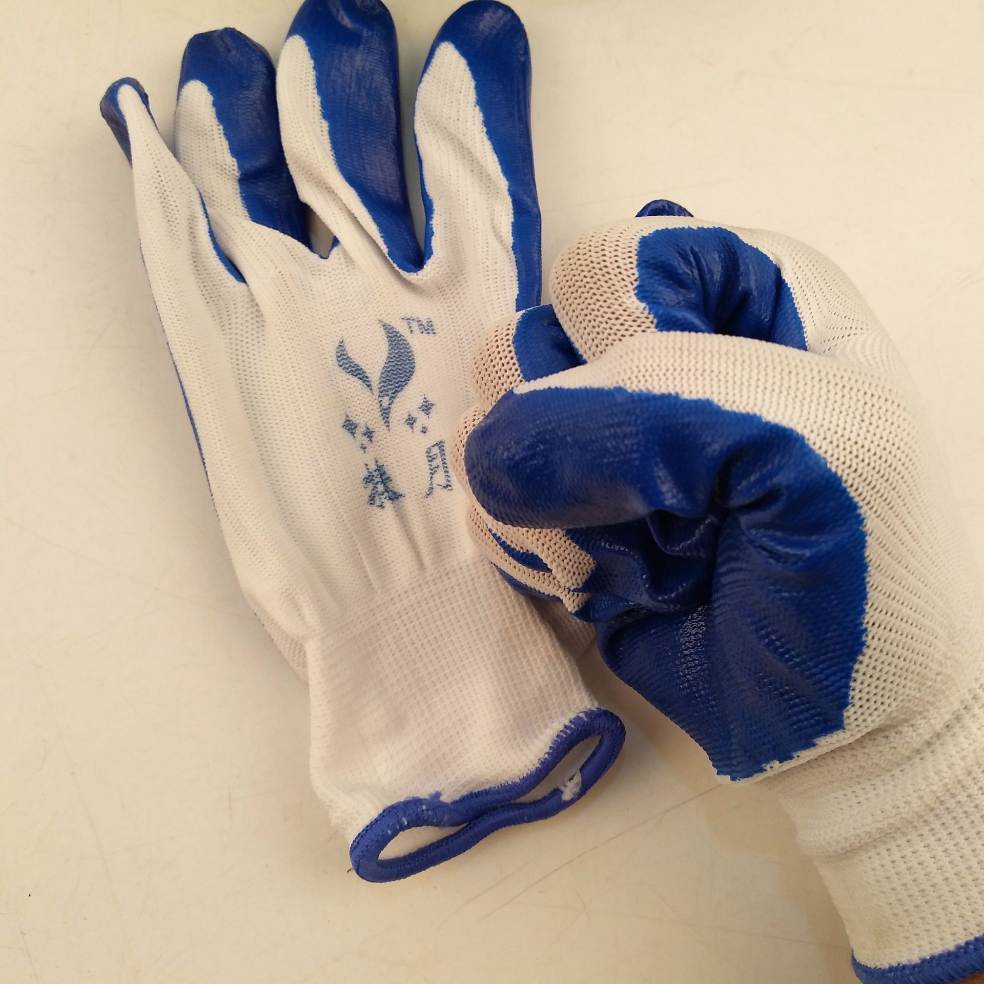 2元批发 工地手套 劳保手套 干活耐磨手套 两元超市 厂家货源