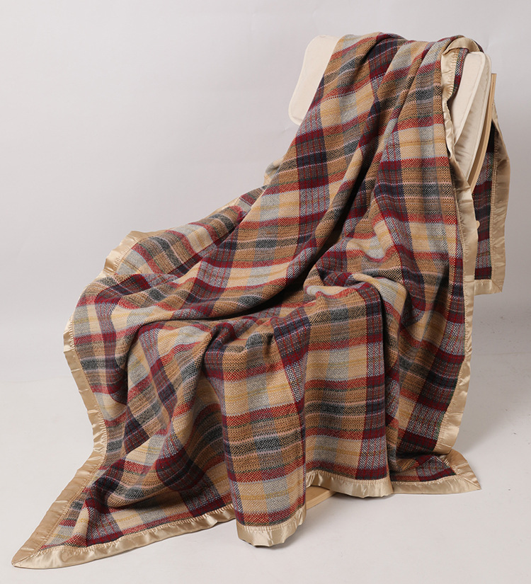 内蒙古工厂直销秋冬新款彩格羊毛保暖大毯子 欧美出口大方毯批发