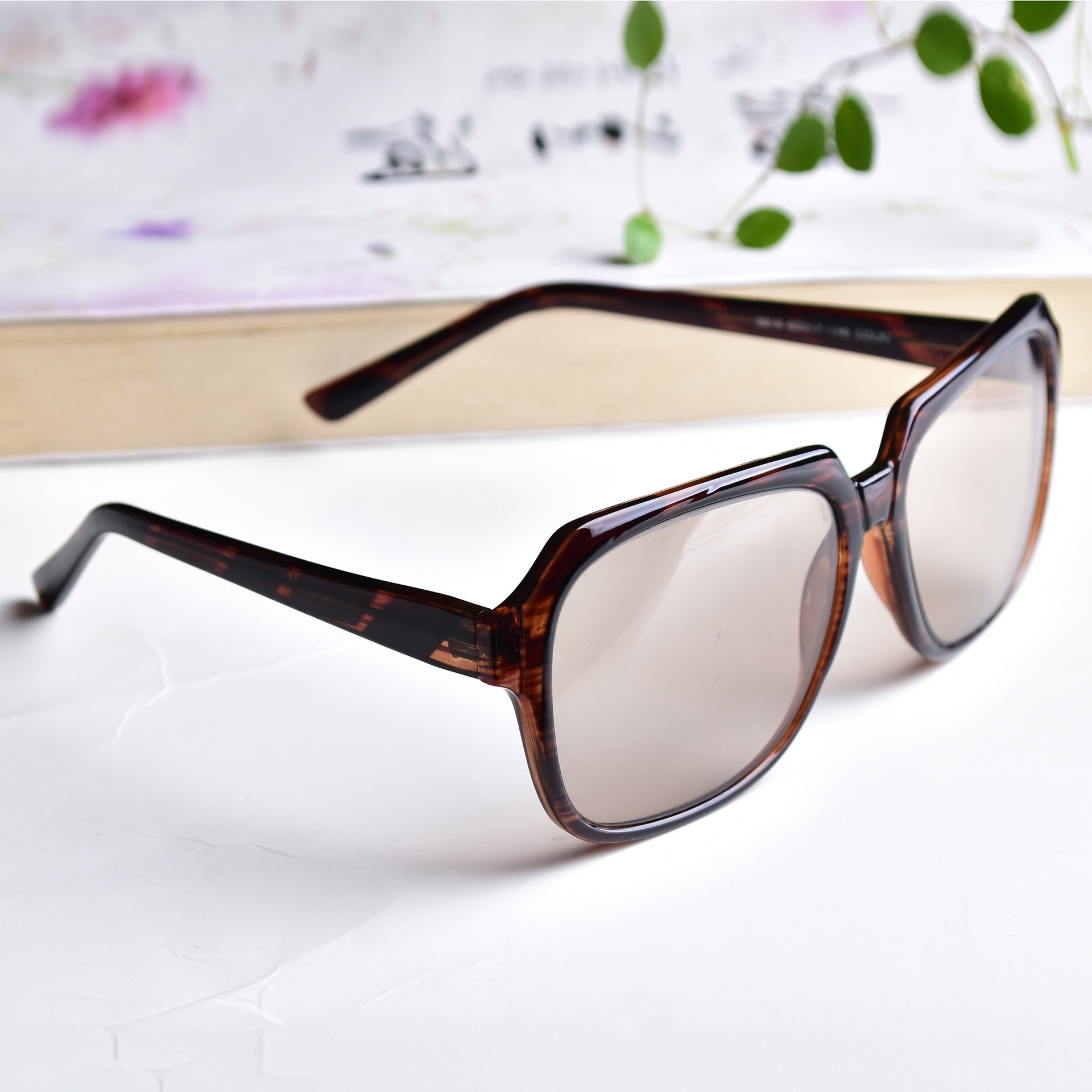 天然水晶眼镜批发东海天然水晶石头眼镜新款中老年板材全框架眼镜