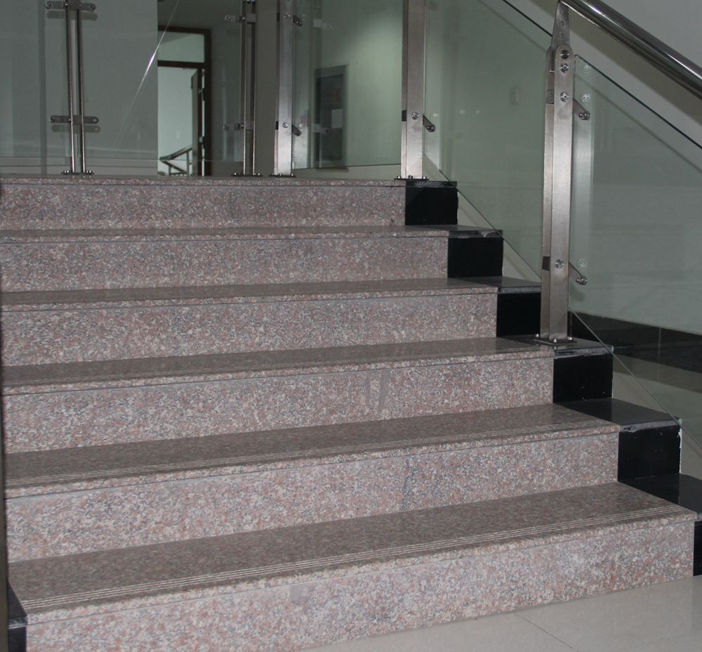 五莲红花岗岩楼梯踏步板 抛光面虾红色台阶梯级砖 楼梯台面图片