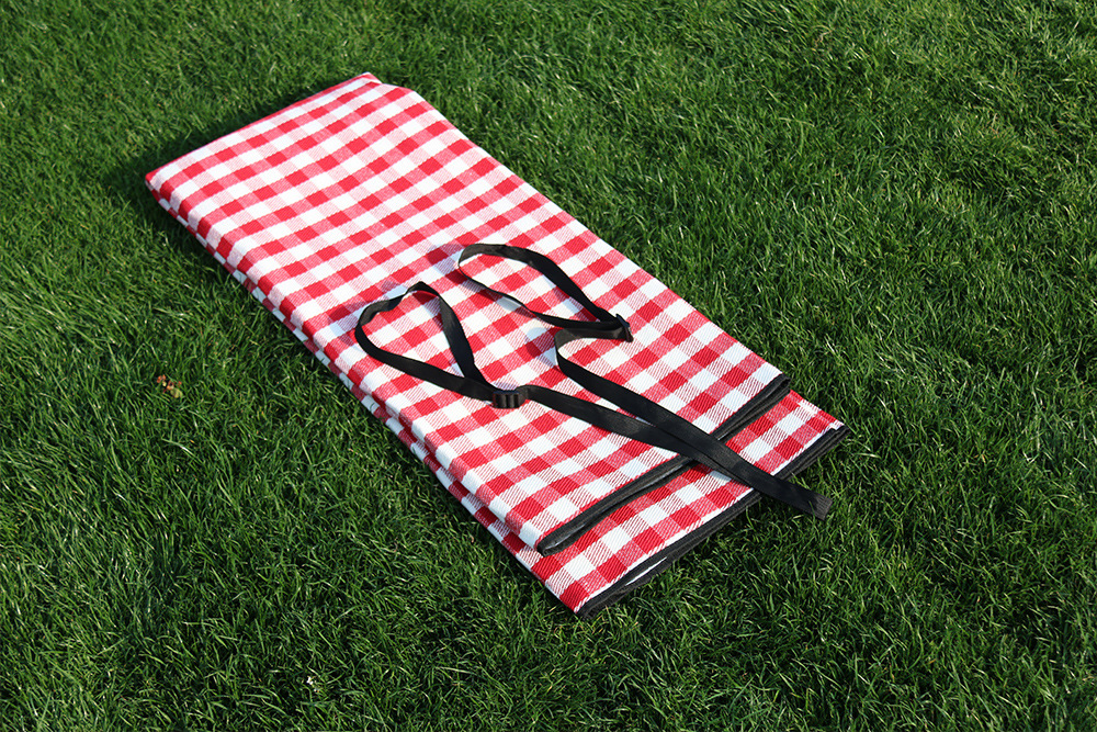 户外野营露营出游toots卷装防水防潮腈纶peva铝膜红白格子野餐垫