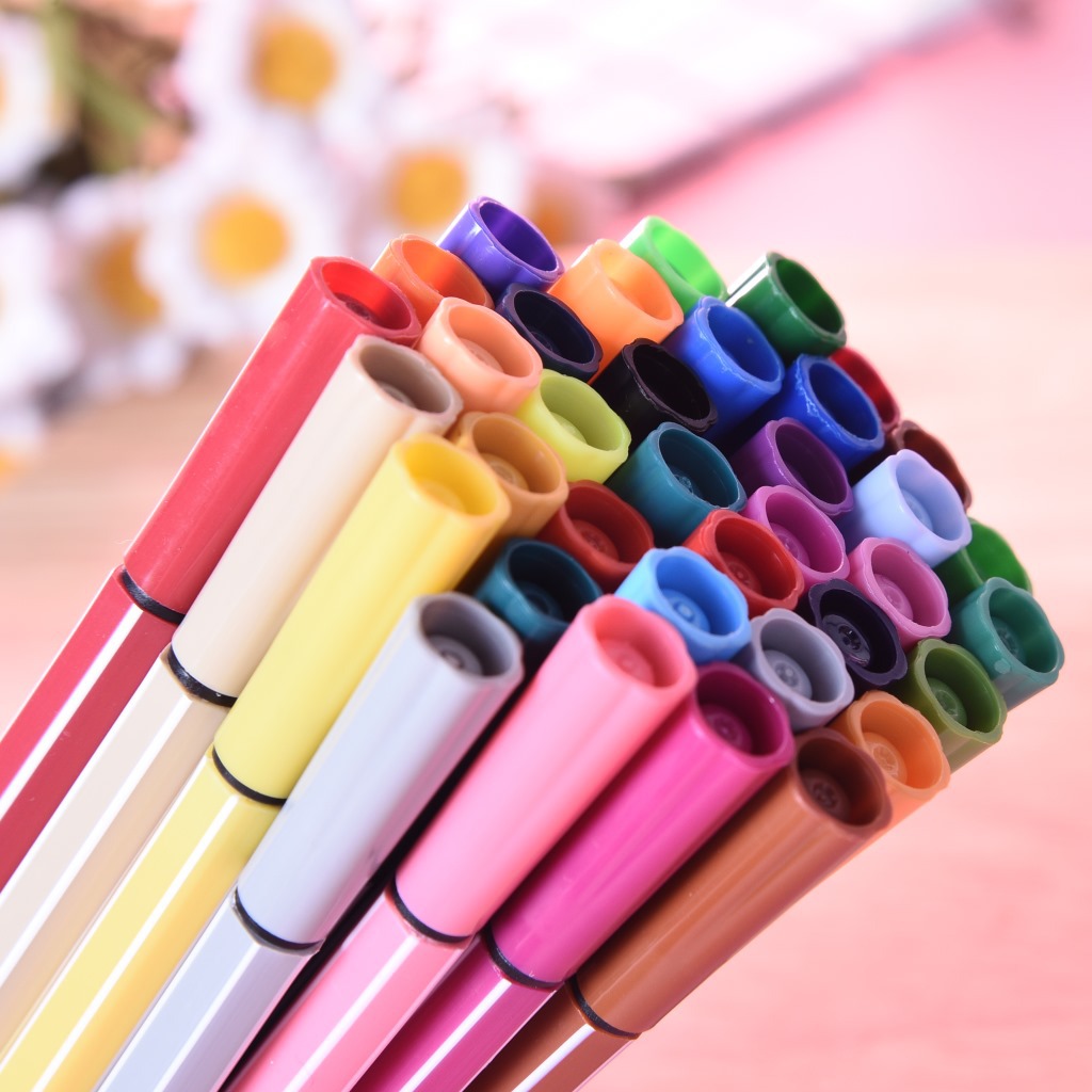 小鱼儿水彩笔套装儿童初学者手绘可水洗幼儿园画笔24色彩色笔