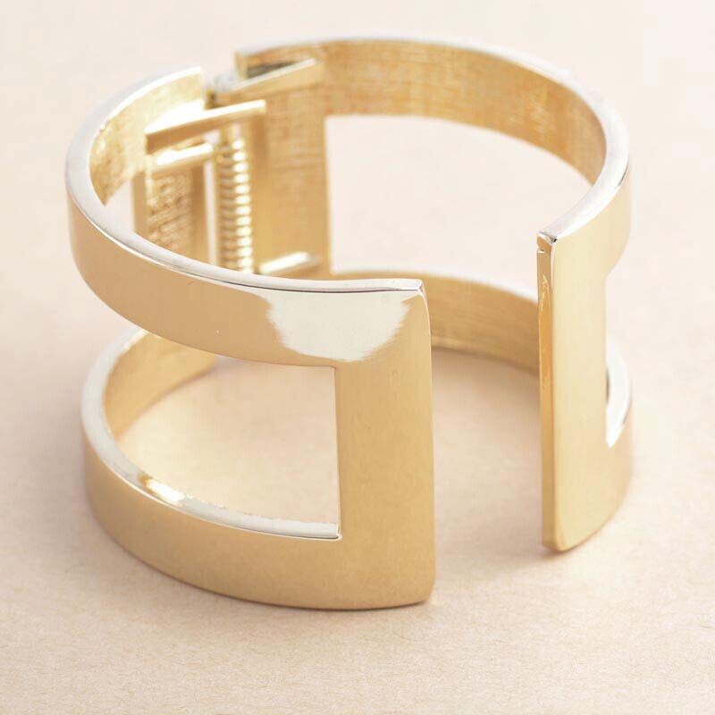 Dongguan Manufacturer European and American Exaggerated Jewelry New Bracelet High Quality Alloy Fan-Shaped Symmetrical Women's Bracelet Jewelry