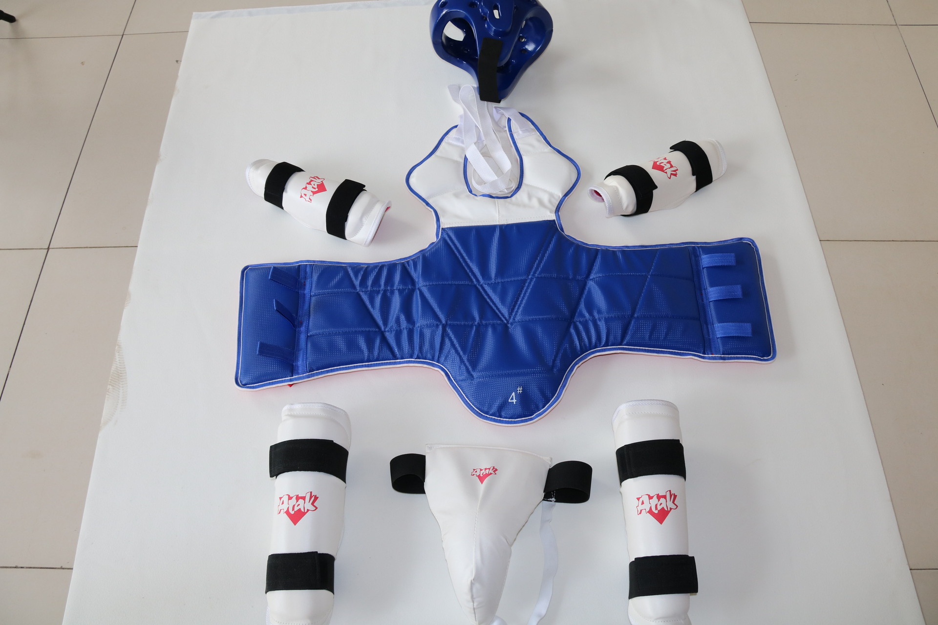 跆拳道空手道护具 加厚成人儿童护头护肘护腿 护具组合