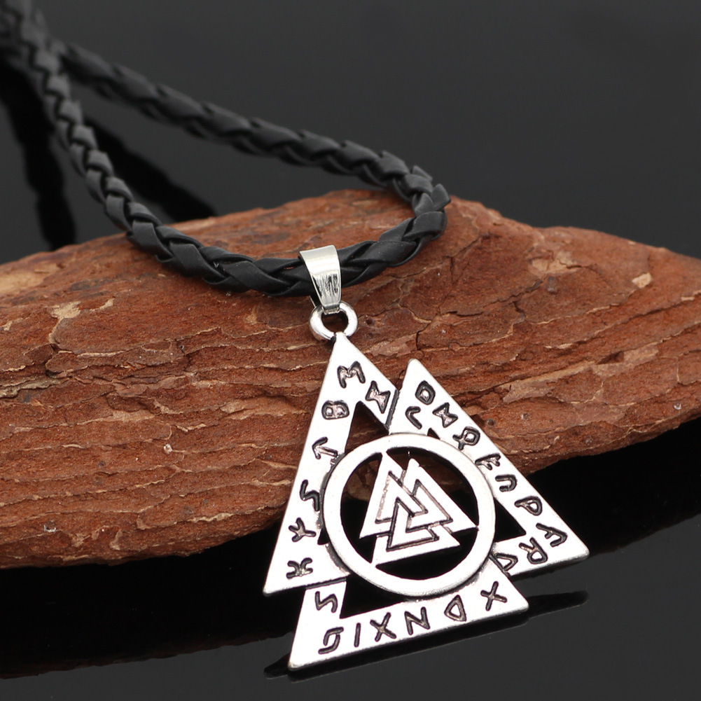 饰品批发北欧神话维京奥丁标志符文三角形吊坠毛衣链长款项链配饰