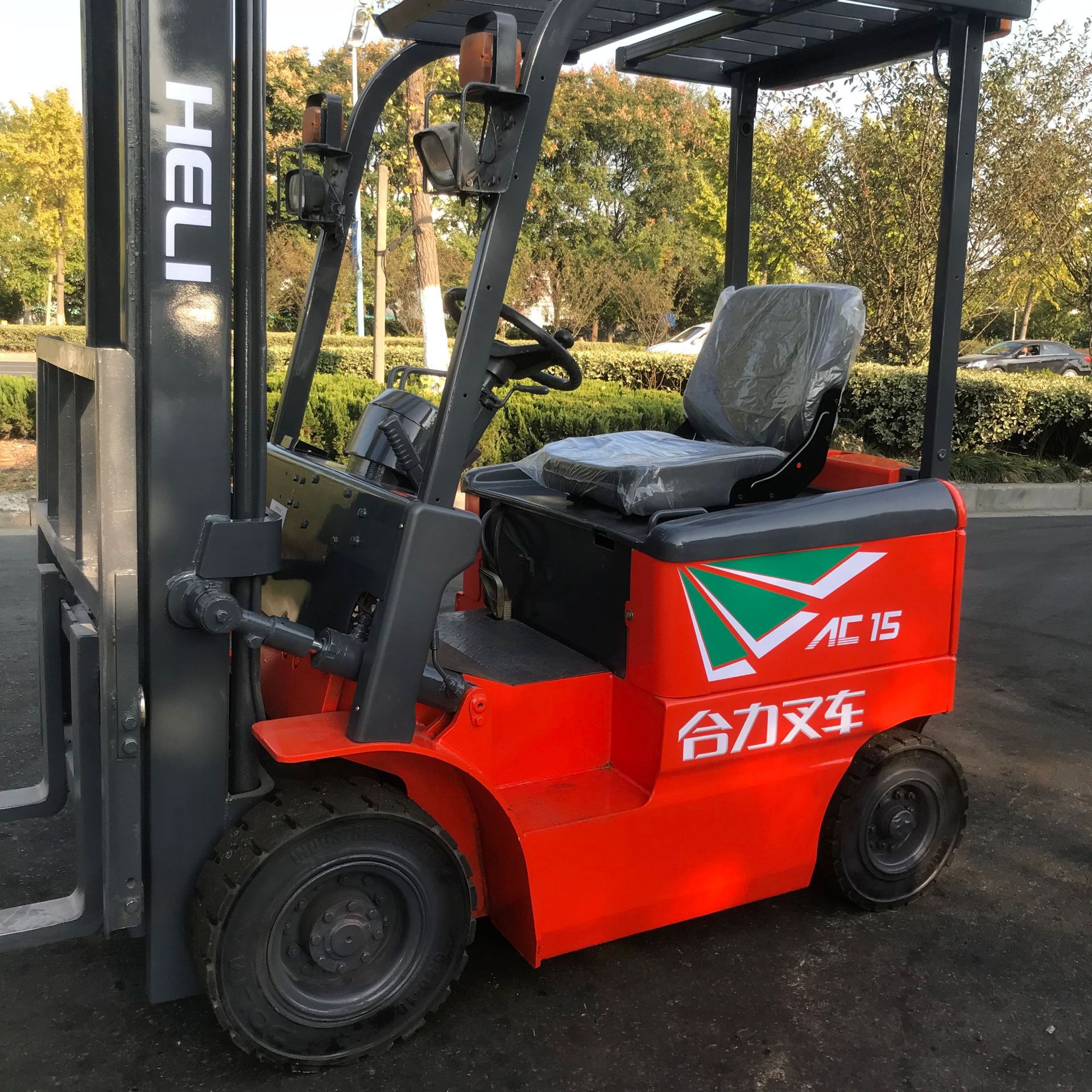 5吨 3吨4.5米小型二手电动叉车低价销售中免费送货