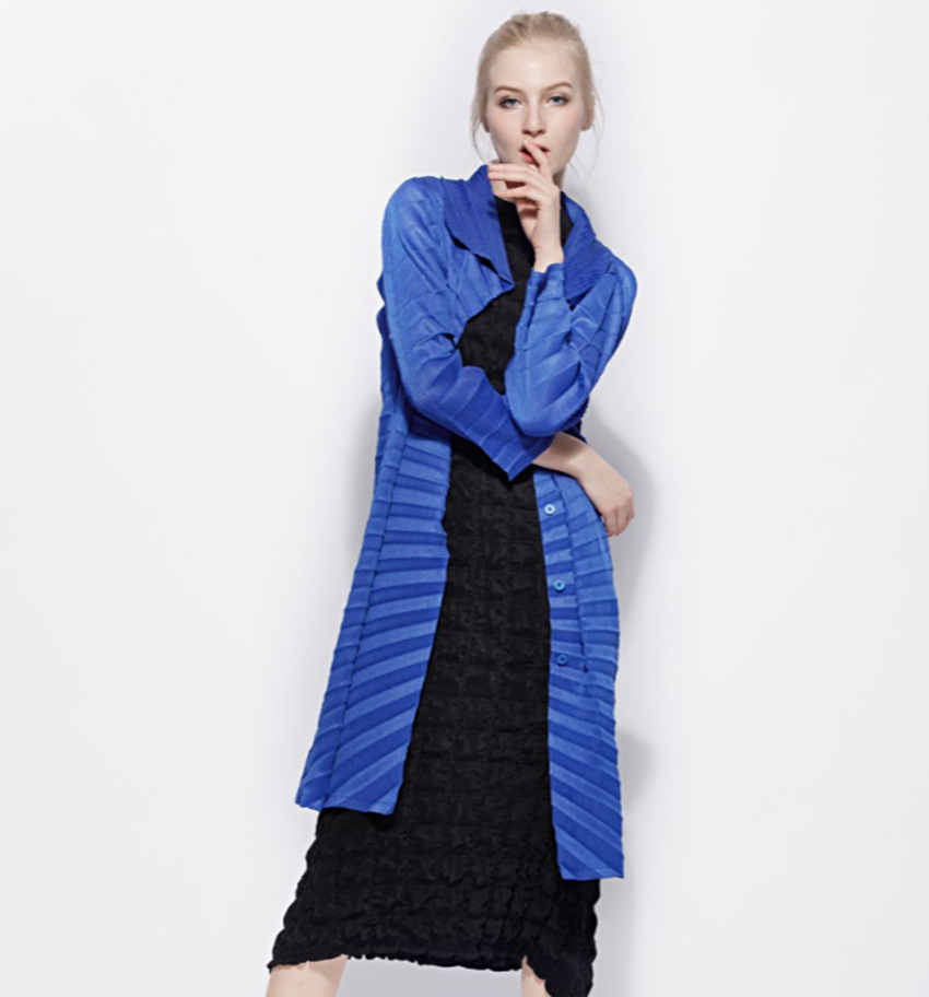 2018春季新款三宅纯色双压褶纯色时尚宽松中长款外套一生褶皱风衣